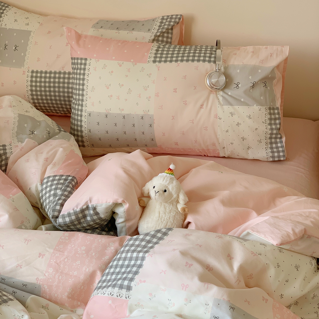 91家纺网 家纺一手货源 找家纺 （总）桃喜 2026春夏新品全棉碎花三件套四件套-场景一