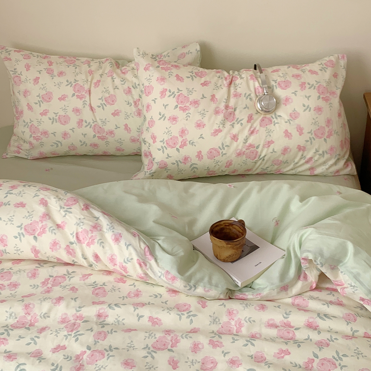 91家纺网 家纺一手货源 找家纺 桃喜 2026春夏新品全棉碎花三件套四件套-场景一 早春花园（全棉）