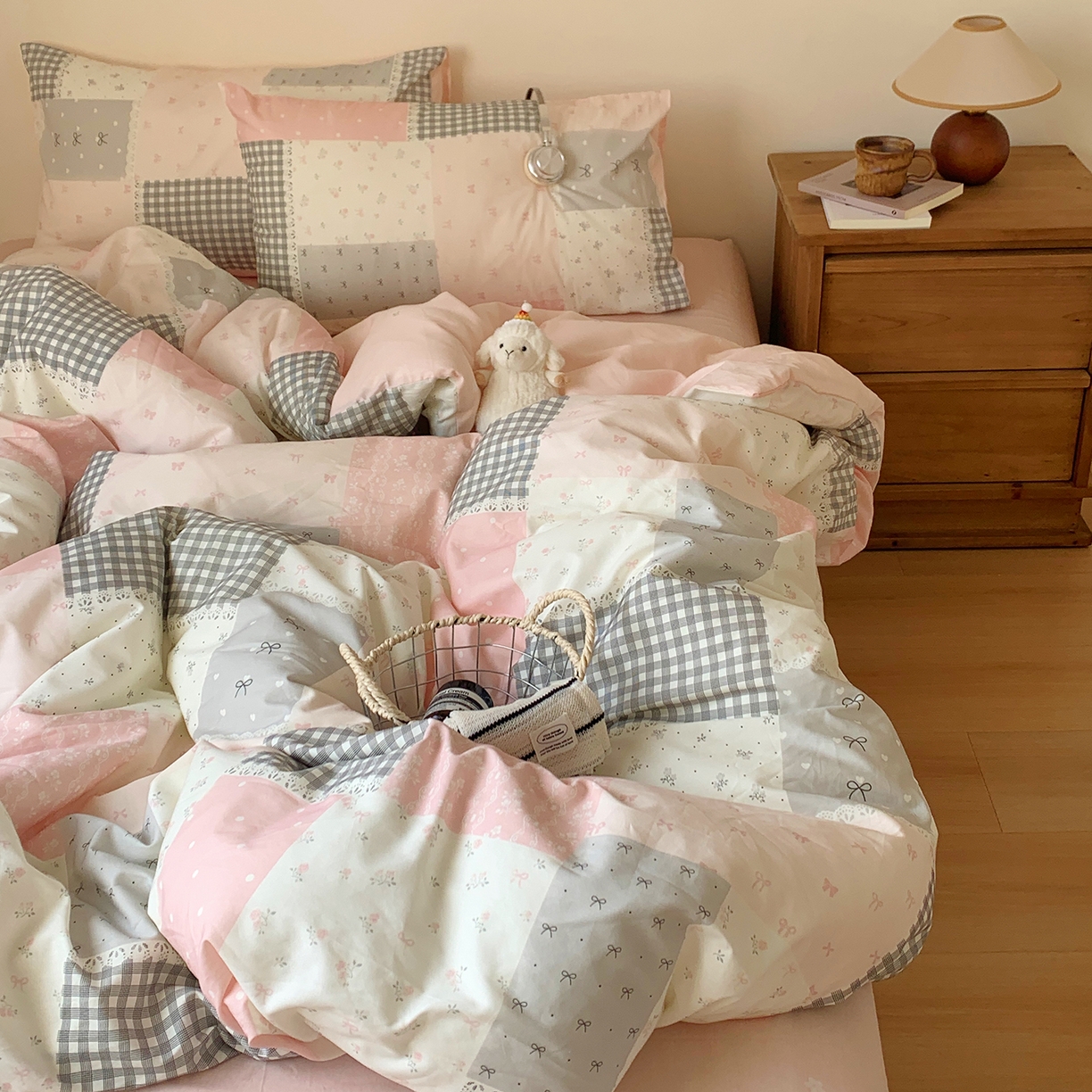 91家纺网 家纺一手货源 找家纺 （总）桃喜 2026春夏新品全棉碎花三件套四件套-场景一