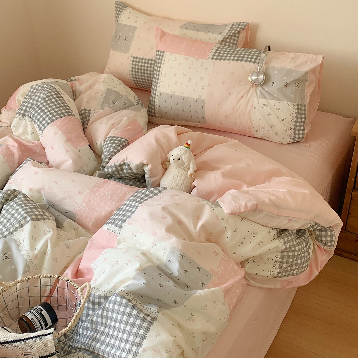 91家纺网 家纺一手货源 找家纺 （总）桃喜 2026春夏新品全棉碎花三件套四件套-场景一