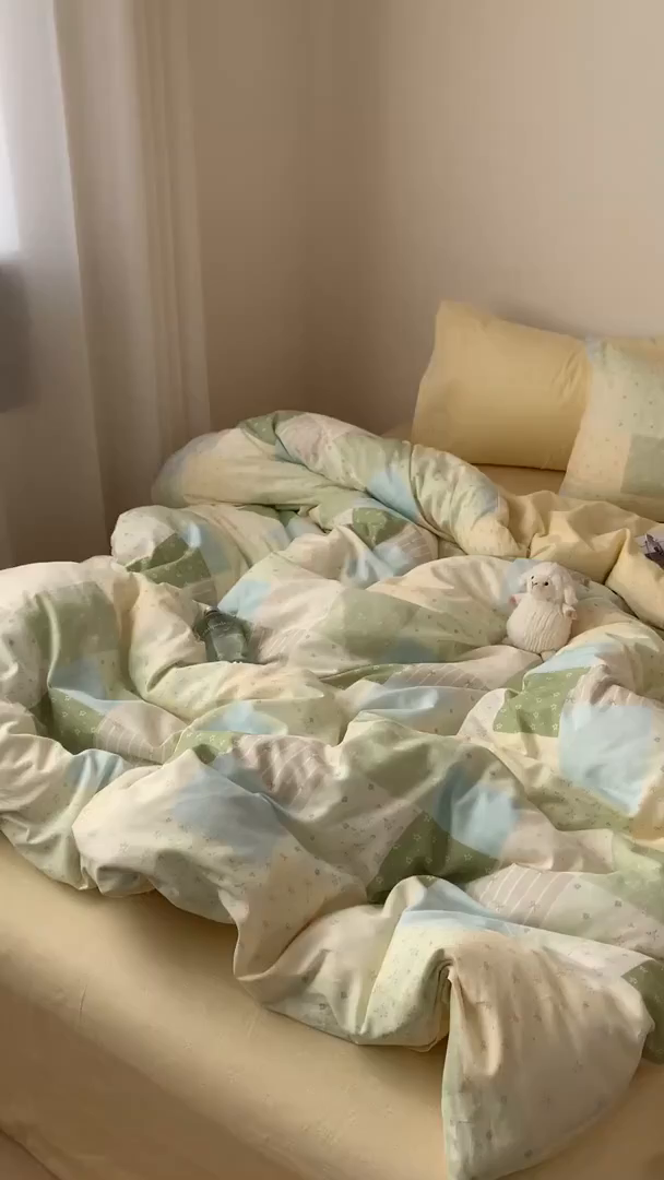 91家纺网 家纺一手货源 找家纺 桃喜 2026春夏新品全棉碎花三件套四件套-场景一 绿格拼布碎花（全棉）