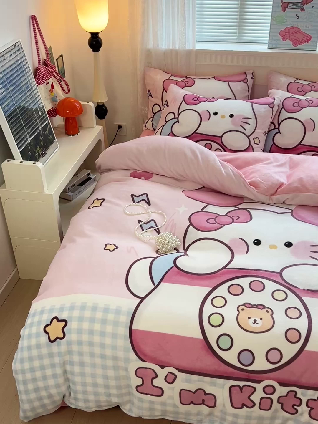 91家纺网 家纺一手货源 找家纺 喜梦缘 2025 新款大版卡通牛奶绒印花四件套 粉甜通话喵