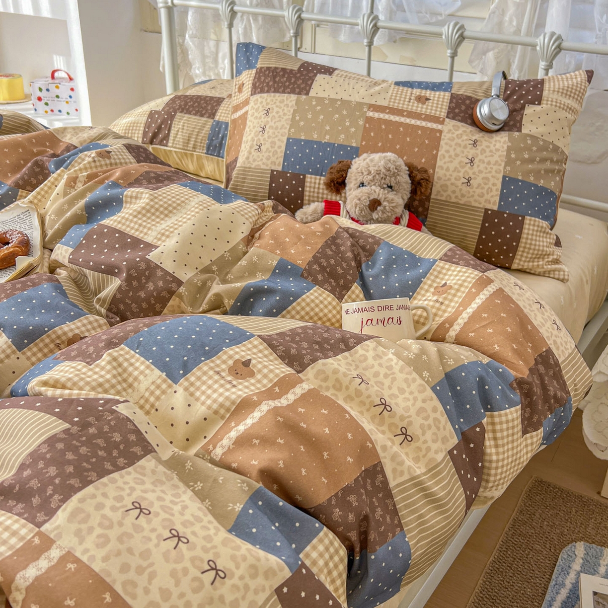 91家纺网 家纺一手货源 找家纺 桃喜 2026春夏新品全棉碎花三件套四件套-场景二 复古拼布碎花（全棉）