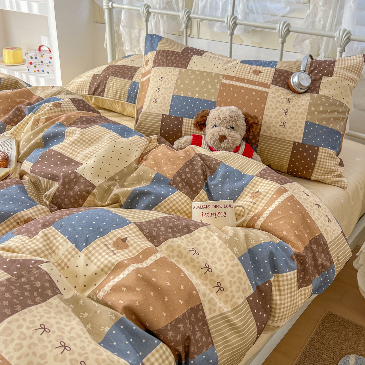 91家纺网 家纺一手货源 找家纺 桃喜 2026春夏新品全棉碎花三件套四件套-场景二 复古拼布碎花（全棉）