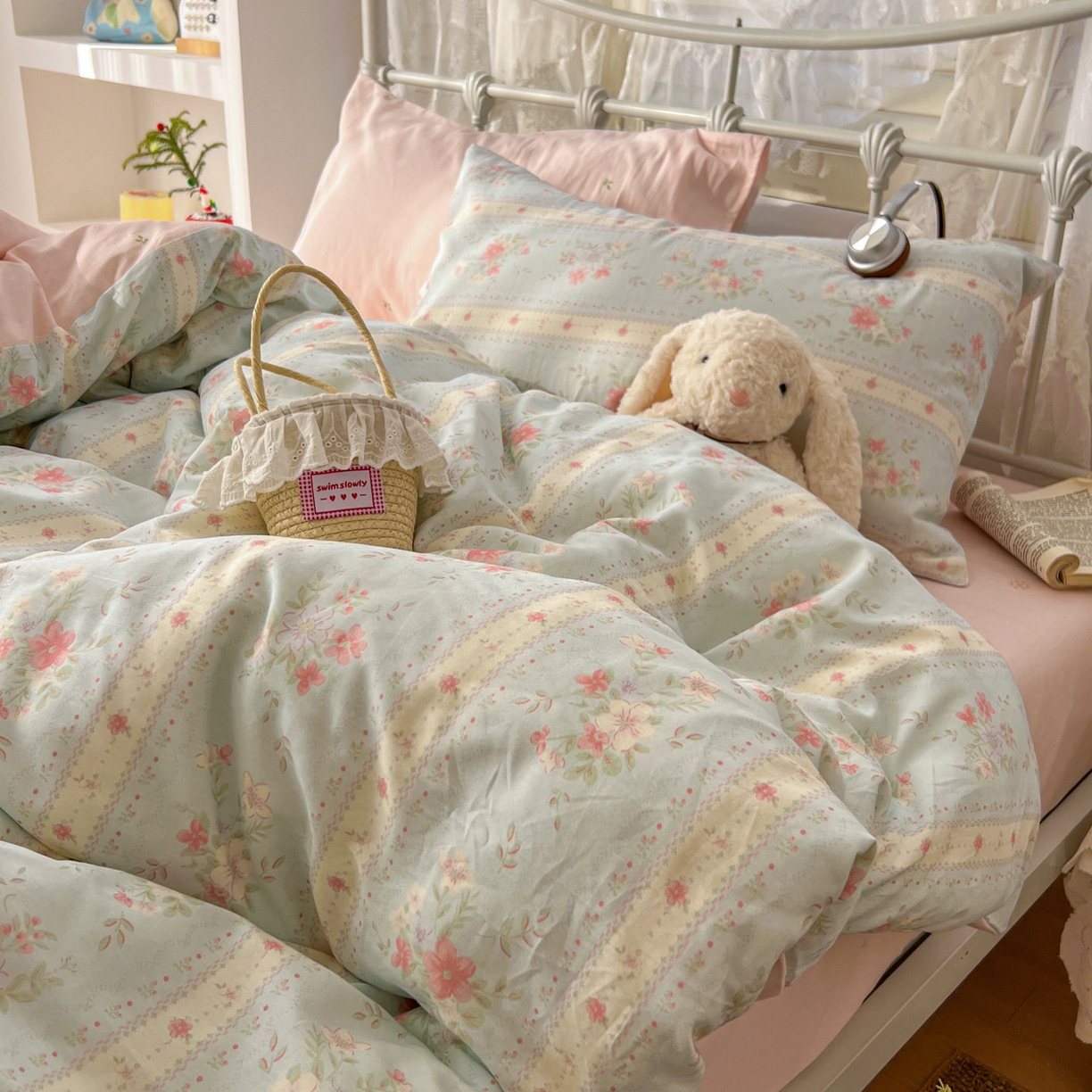 91家纺网 家纺一手货源 找家纺 桃喜 2026春夏新品全棉碎花三件套四件套-场景二 馥郁蓝（全棉）