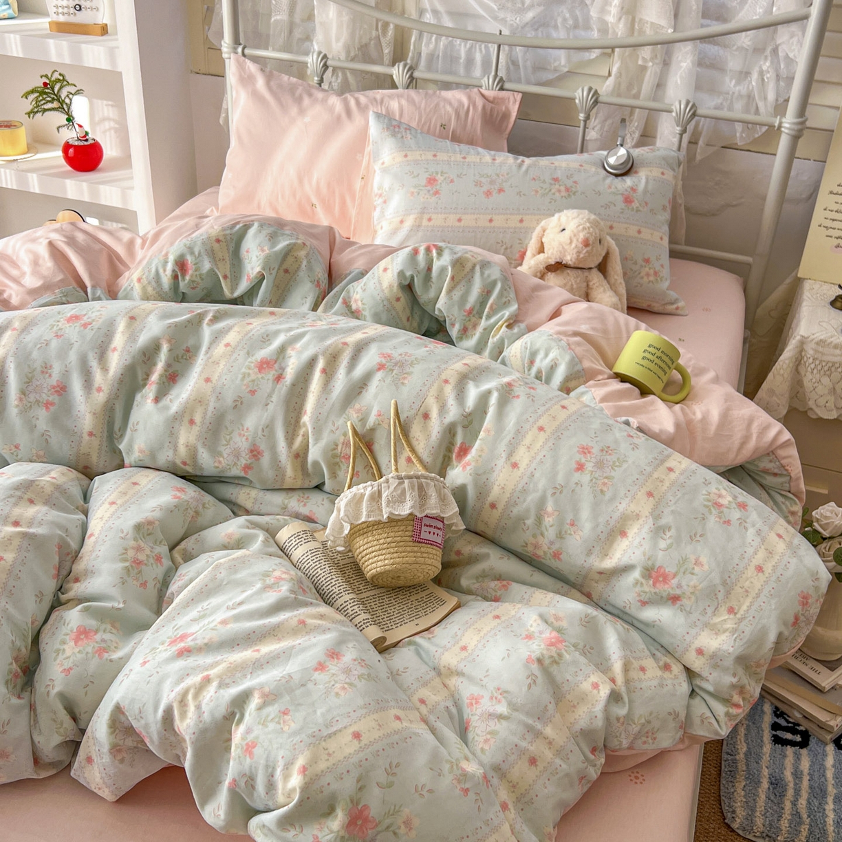 91家纺网 家纺一手货源 找家纺 桃喜 2026春夏新品全棉碎花三件套四件套-场景二 馥郁蓝（全棉）