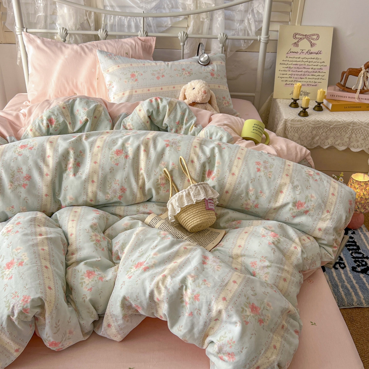 91家纺网 家纺一手货源 找家纺 桃喜 2026春夏新品全棉碎花三件套四件套-场景二 馥郁蓝（全棉）