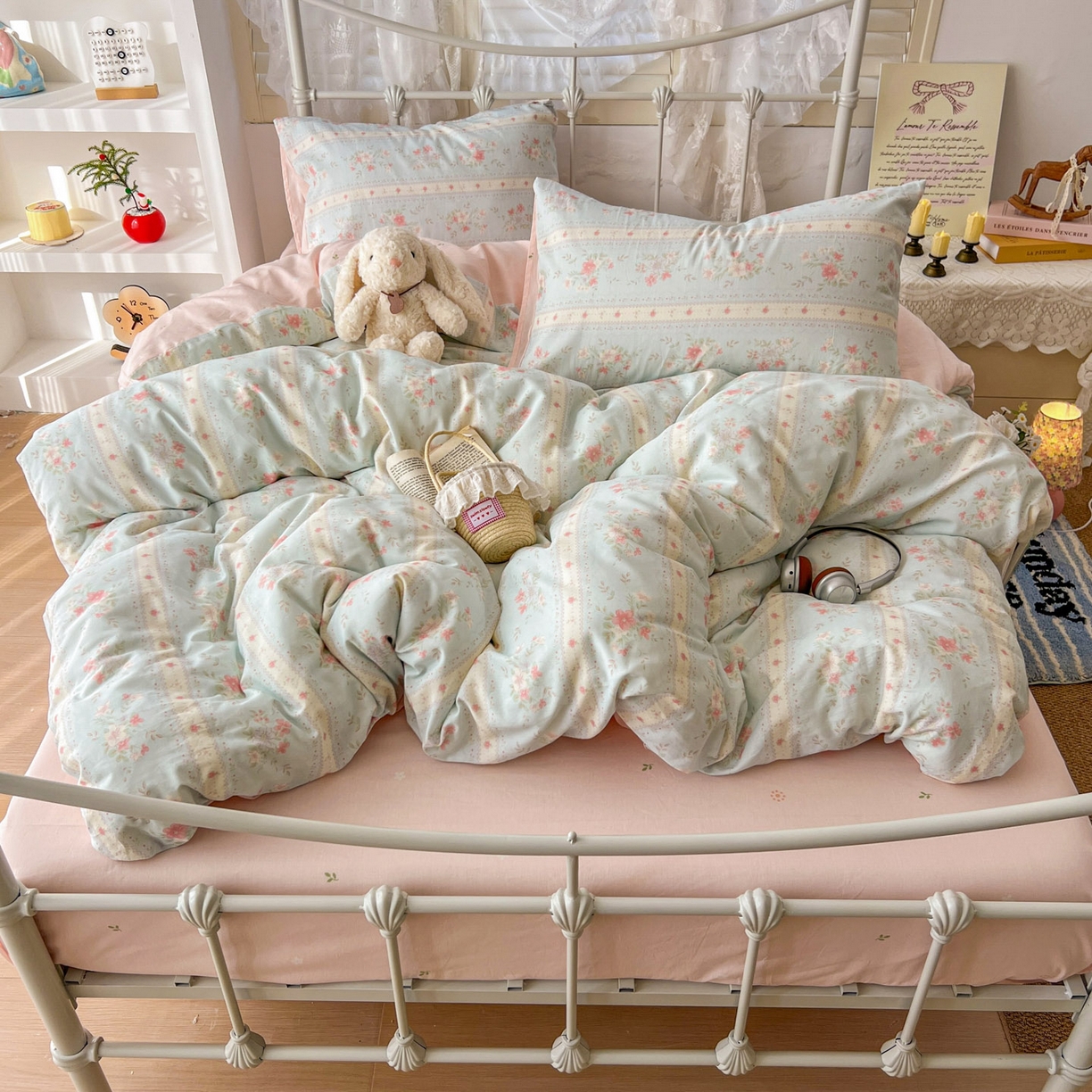 91家纺网 家纺一手货源 找家纺 桃喜 2026春夏新品全棉碎花三件套四件套-场景二 馥郁蓝（全棉）