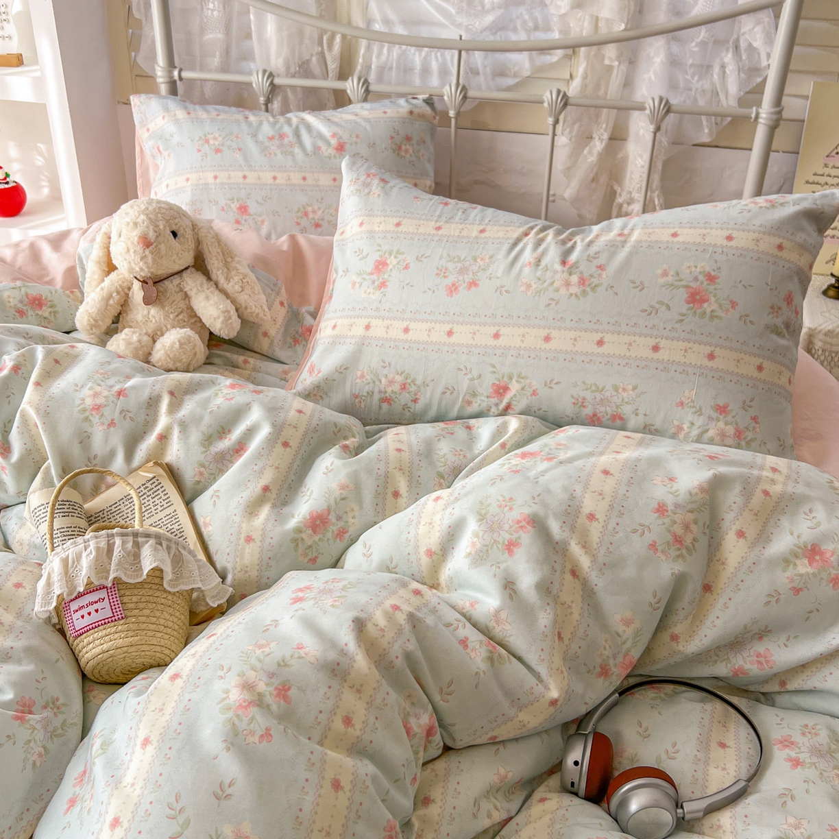 91家纺网 家纺一手货源 找家纺 桃喜 2026春夏新品全棉碎花三件套四件套-场景二 馥郁蓝（全棉）