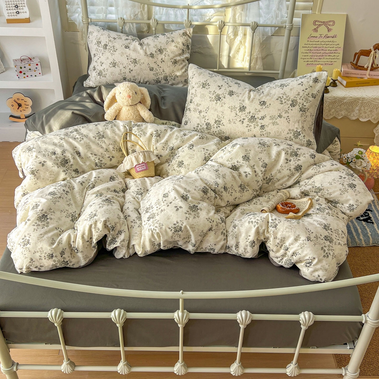 91家纺网 家纺一手货源 找家纺 桃喜 2026春夏新品全棉碎花三件套四件套-场景二 赫本（全棉）