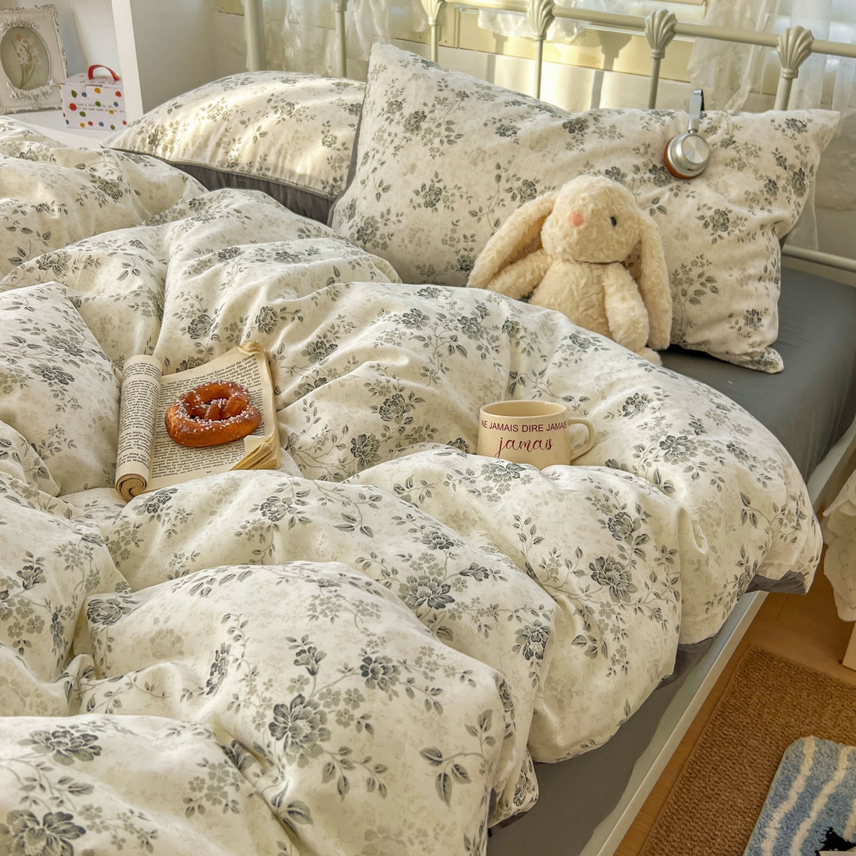 91家纺网 家纺一手货源 找家纺 桃喜 2026春夏新品全棉碎花三件套四件套-场景二 赫本（全棉）