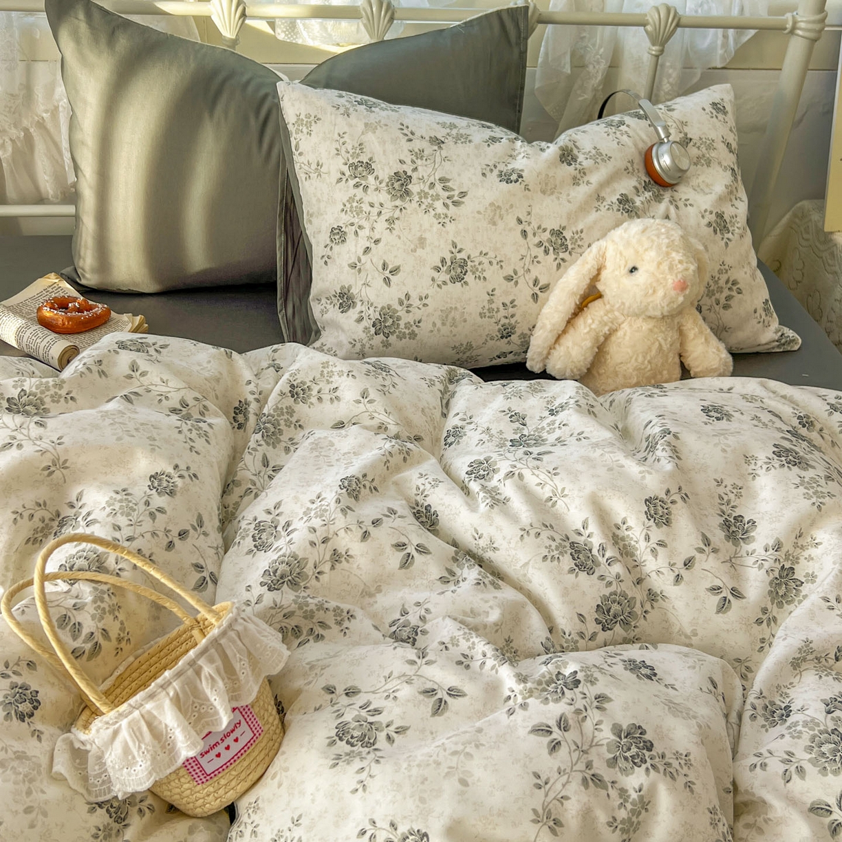 91家纺网 家纺一手货源 找家纺 桃喜 2026春夏新品全棉碎花三件套四件套-场景二 赫本（全棉）