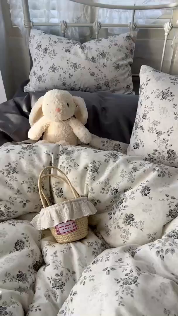 91家纺网 家纺一手货源 找家纺 桃喜 2026春夏新品全棉碎花三件套四件套-场景二 赫本（全棉）