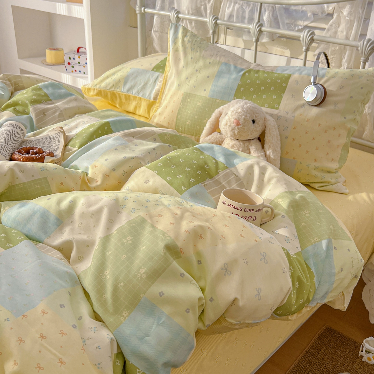 91家纺网 家纺一手货源 找家纺 桃喜 2026春夏新品全棉碎花三件套四件套-场景二 绿格拼布碎花（全棉）