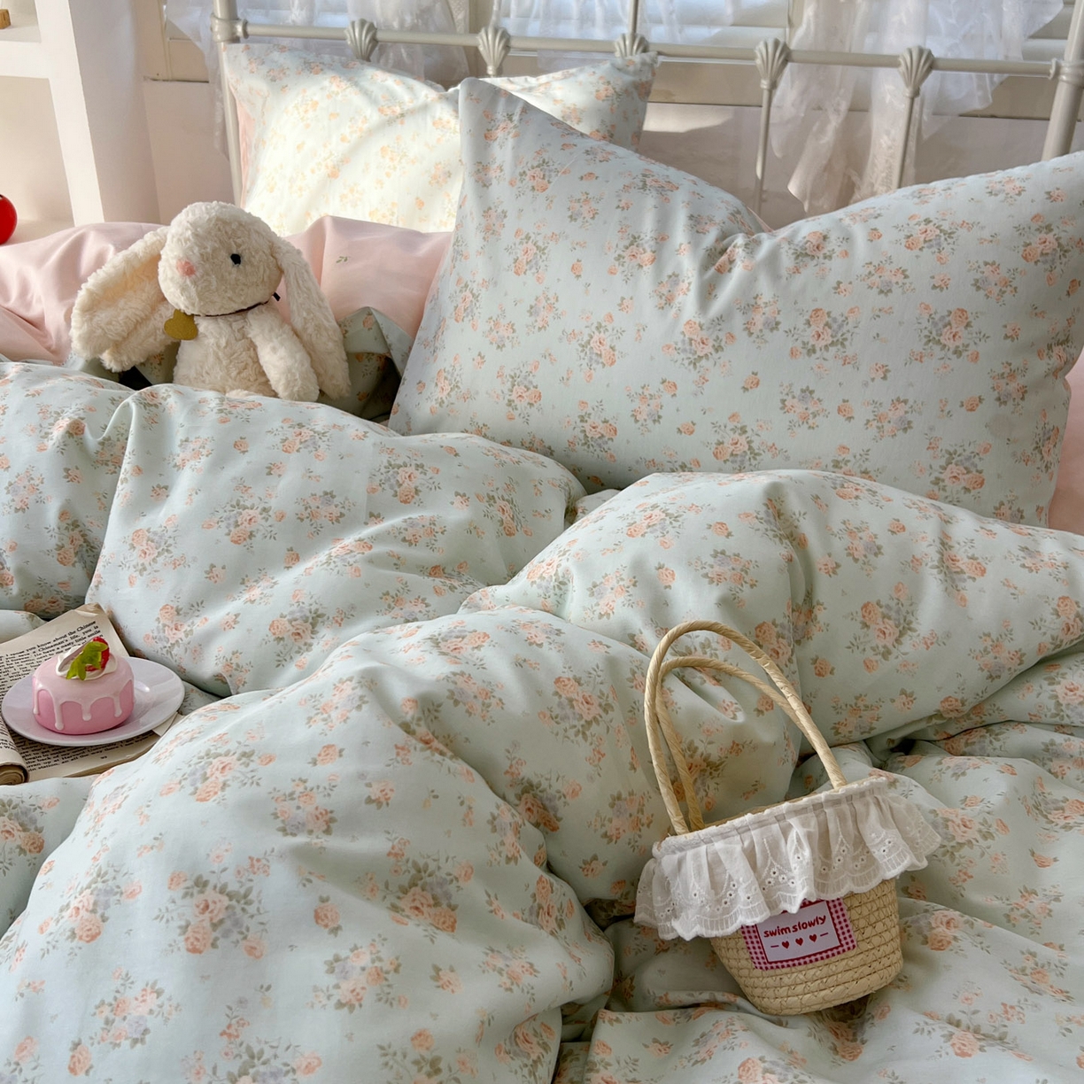 91家纺网 家纺一手货源 找家纺 桃喜 2026春夏新品全棉碎花三件套四件套-场景二 山茶（全棉）