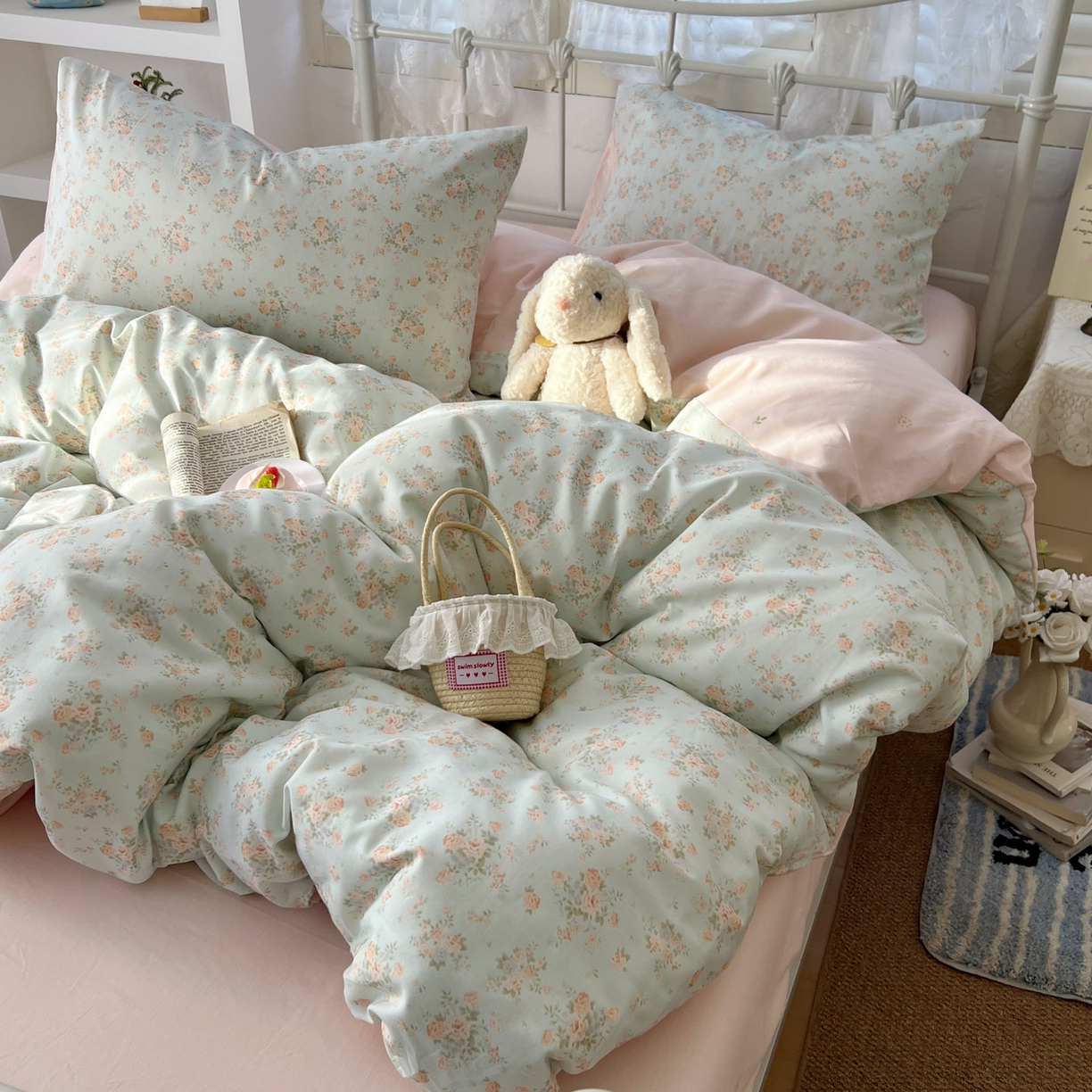 91家纺网 家纺一手货源 找家纺 桃喜 2026春夏新品全棉碎花三件套四件套-场景二 山茶（全棉）