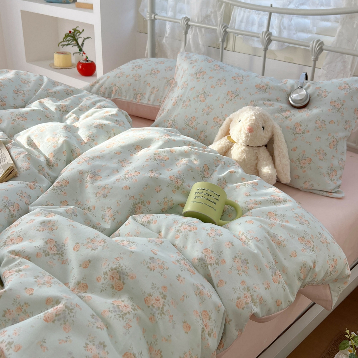 91家纺网 家纺一手货源 找家纺 桃喜 2026春夏新品全棉碎花三件套四件套-场景二 山茶（全棉）