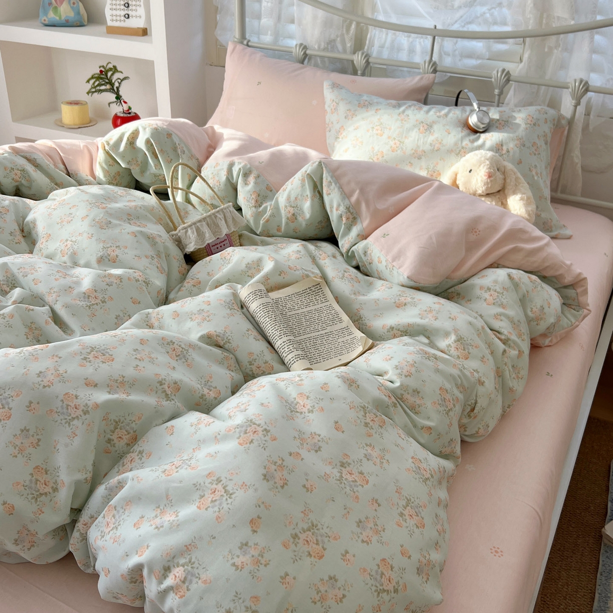 91家纺网 家纺一手货源 找家纺 桃喜 2026春夏新品全棉碎花三件套四件套-场景二 山茶（全棉）