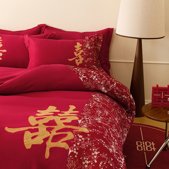 91家纺网 家纺一手货源 找家纺 苏源家居 2026新款婚庆大红色刺绣喜字结婚四件套 暗香-红