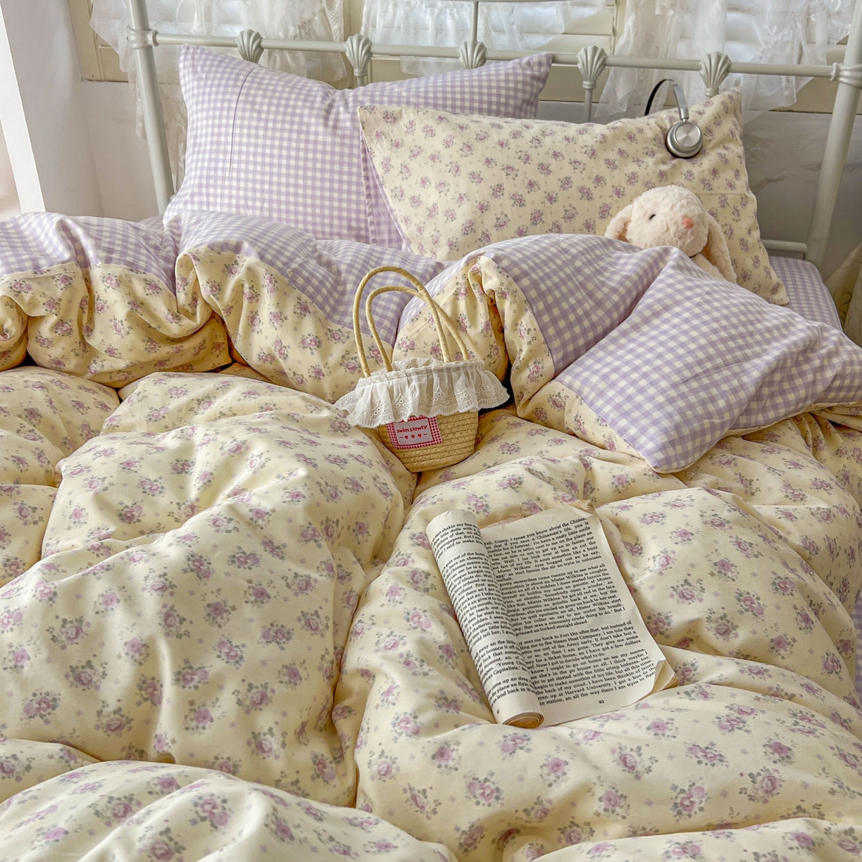 91家纺网 家纺一手货源 找家纺 桃喜 2026春夏新品全棉碎花三件套四件套-场景二 香芋紫格碎花（全棉）