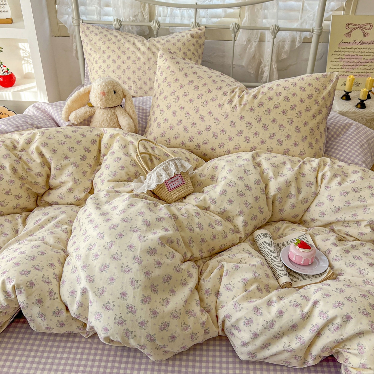 91家纺网 家纺一手货源 找家纺 桃喜 2026春夏新品全棉碎花三件套四件套-场景二 香芋紫格碎花（全棉）