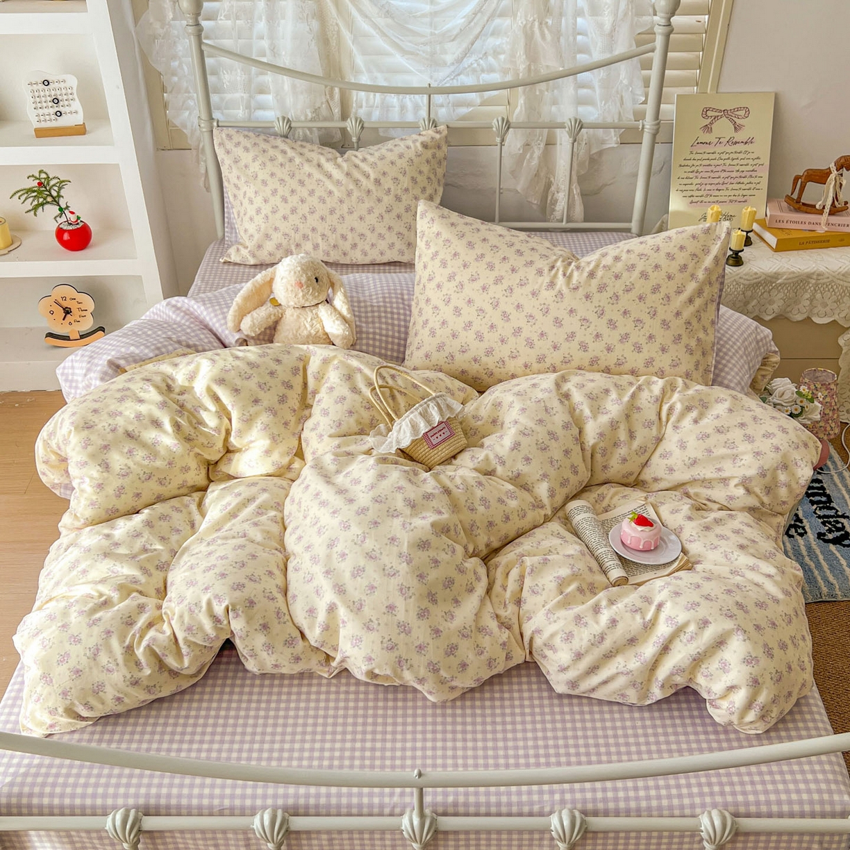 91家纺网 家纺一手货源 找家纺 桃喜 2026春夏新品全棉碎花三件套四件套-场景二 香芋紫格碎花（全棉）