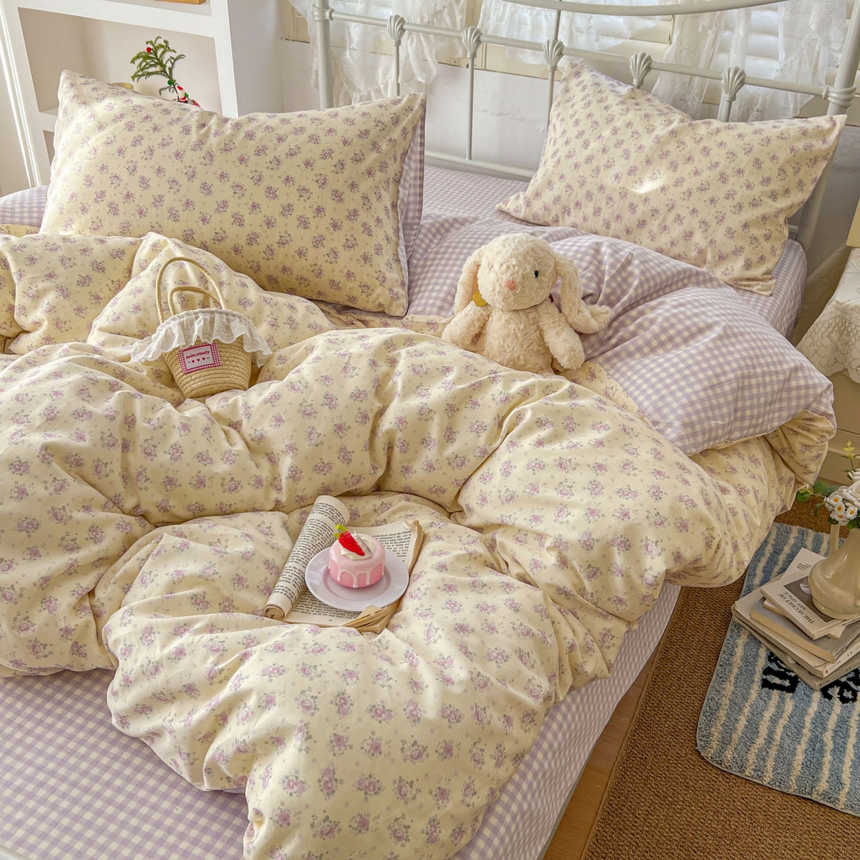 91家纺网 家纺一手货源 找家纺 桃喜 2026春夏新品全棉碎花三件套四件套-场景二 香芋紫格碎花（全棉）