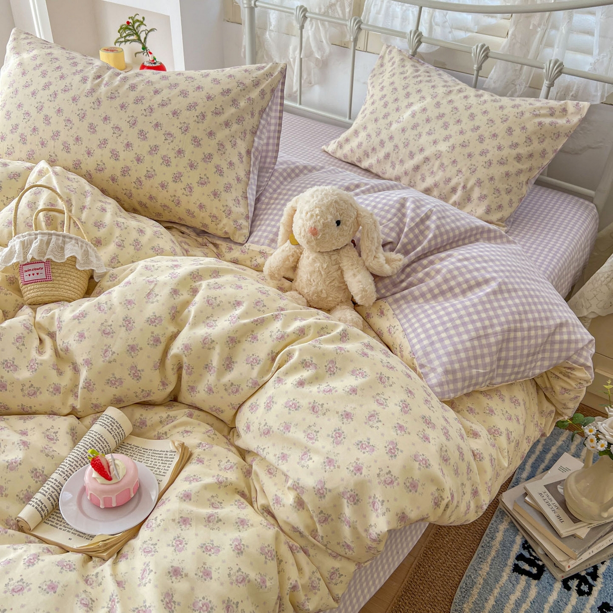 91家纺网 家纺一手货源 找家纺 桃喜 2026春夏新品全棉碎花三件套四件套-场景二 香芋紫格碎花（全棉）