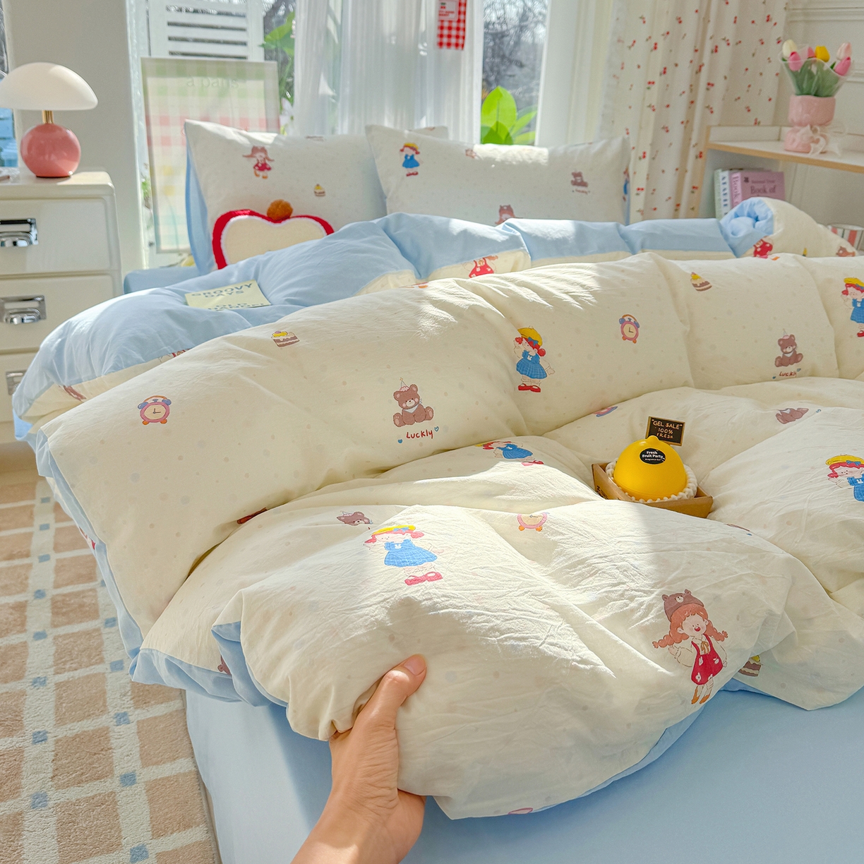 91家纺网 家纺一手货源 找家纺 颜选 2026新款仿棉105克加厚水洗棉被套-含买家秀 小女孩