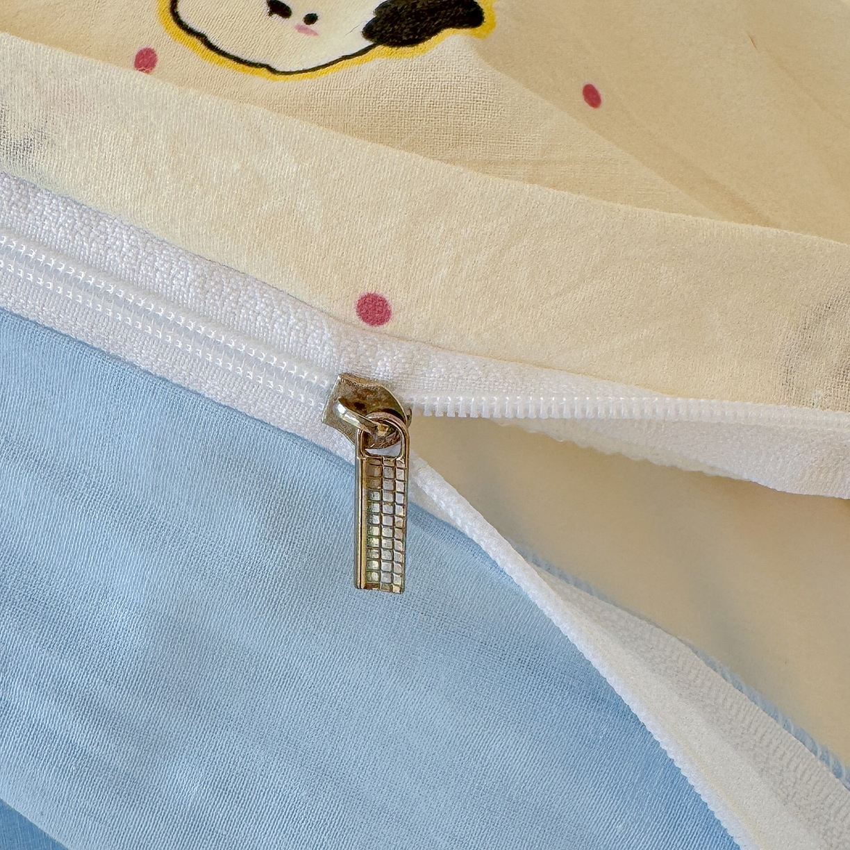 91家纺网 家纺一手货源 找家纺 颜选 2026新款仿棉105克加厚水洗棉被套-含买家秀 圣诞幸福小狗