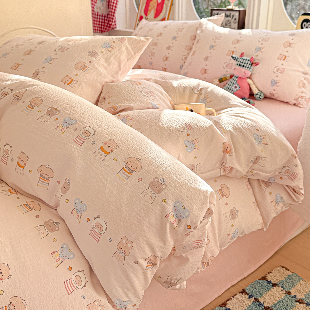 91家纺网 家纺一手货源 找家纺 朵朵家纺 2026新款云感木棉皱皱纱双层纱印花四件套 森林乐园