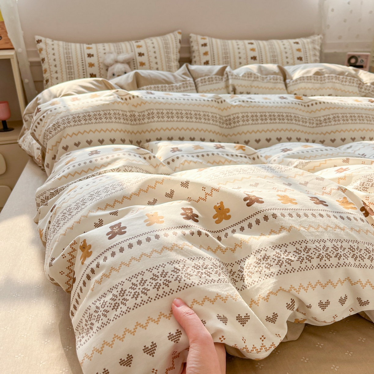 91家纺网 家纺一手货源 找家纺 麦伦家居 2026春夏新品13372全棉卡通小清新四件套 焦糖小熊