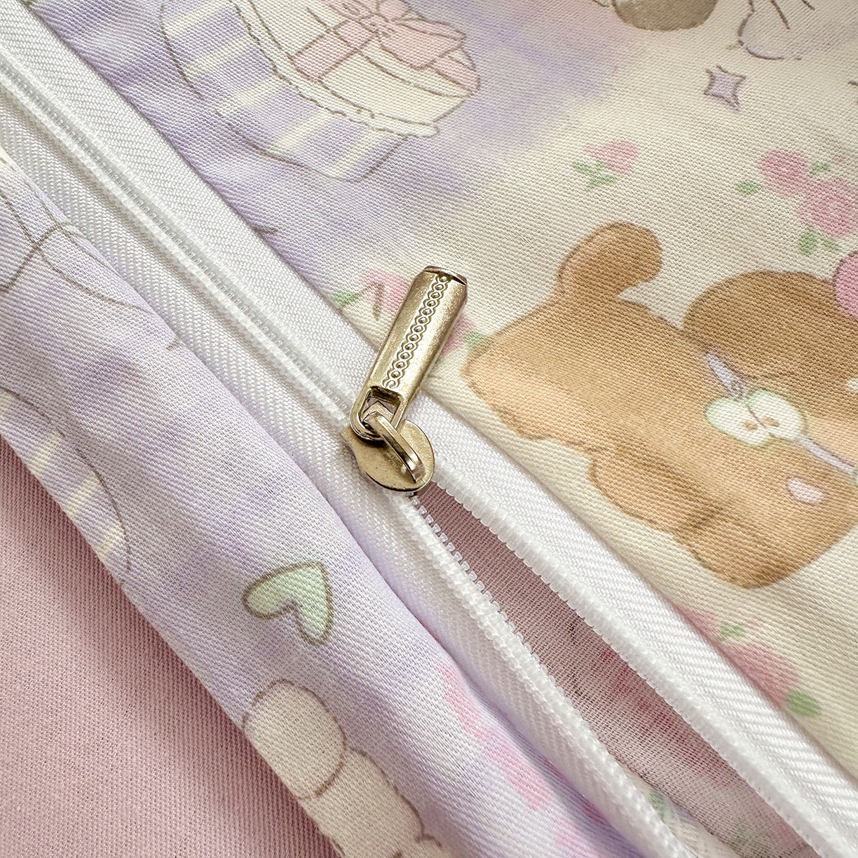 91家纺网 家纺一手货源 找家纺 麦伦家居 2026春夏新品13372全棉卡通小清新四件套 笔记本