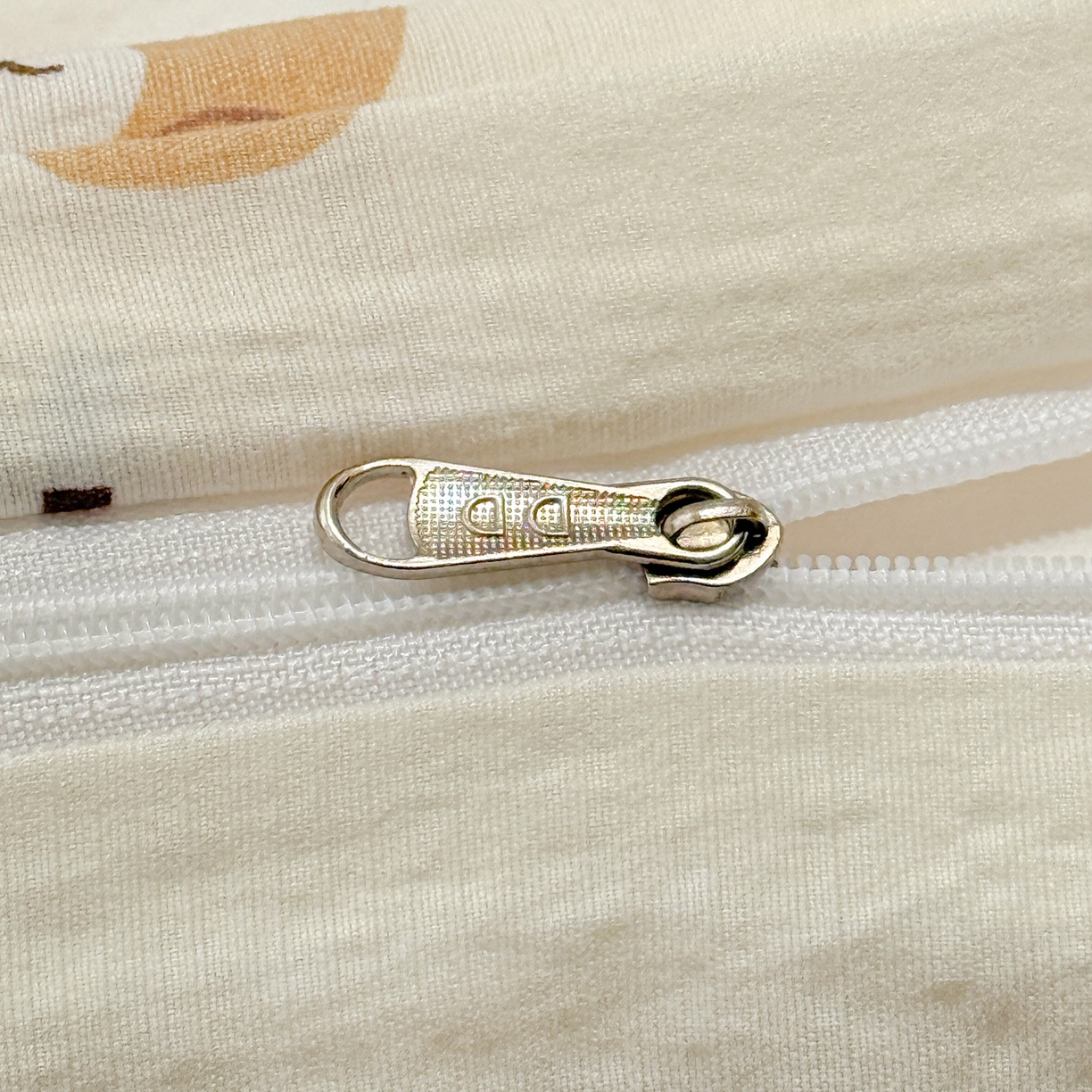 91家纺网 家纺一手货源 找家纺 朵朵家纺 2026新款云感木棉皱皱纱双层纱印花四件套 北半球