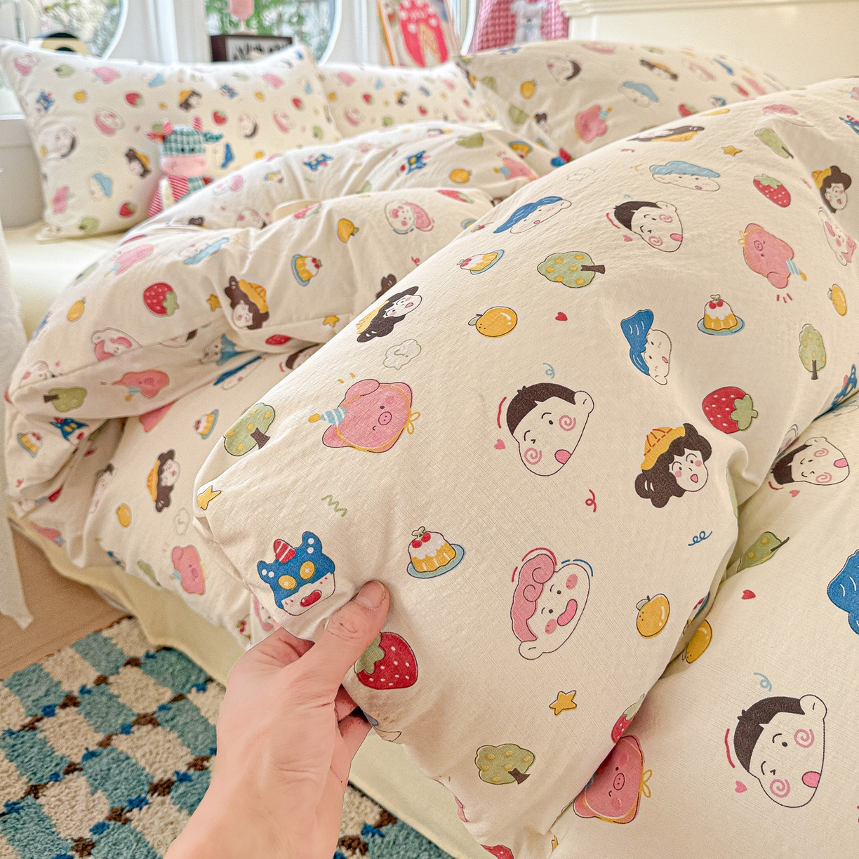 91家纺网 家纺一手货源 找家纺 朵朵家纺 2026新款云感木棉皱皱纱双层纱印花四件套 小新e族