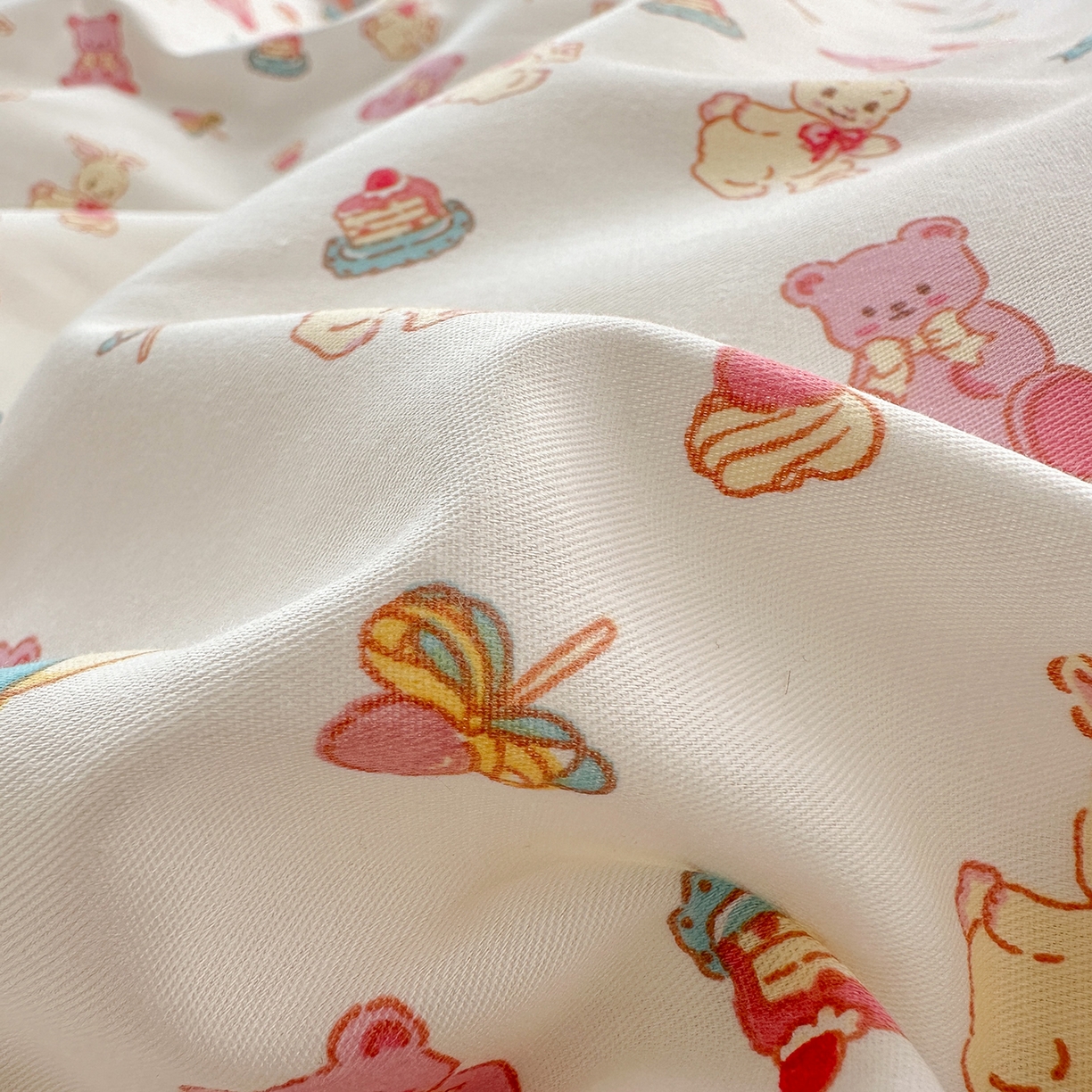 91家纺网 家纺一手货源 找家纺 麦伦家居 2026春夏新品13372全棉卡通小清新四件套 宾果时光