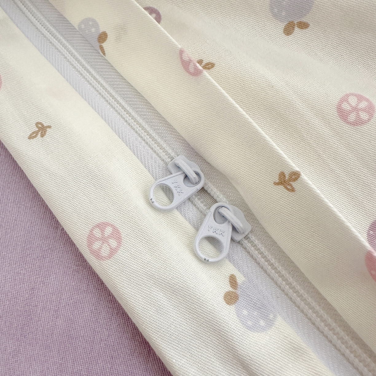 91家纺网 家纺一手货源 找家纺 麦伦家居 2026春夏新品13372全棉卡通小清新四件套 果子象