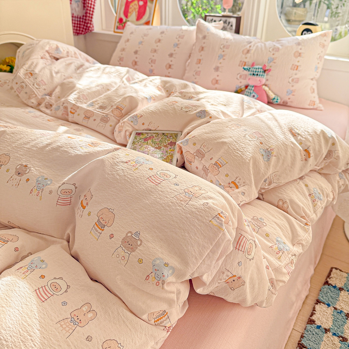 91家纺网 家纺一手货源 找家纺 朵朵家纺 2026新款云感木棉皱皱纱双层纱印花四件套 森林乐园