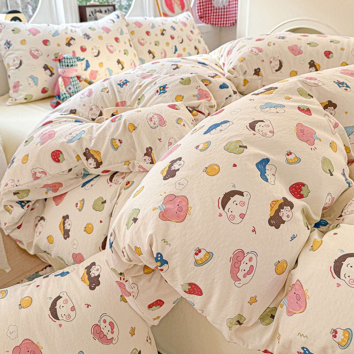 91家纺网 家纺一手货源 找家纺 朵朵家纺 2026新款云感木棉皱皱纱双层纱印花四件套 小新e族