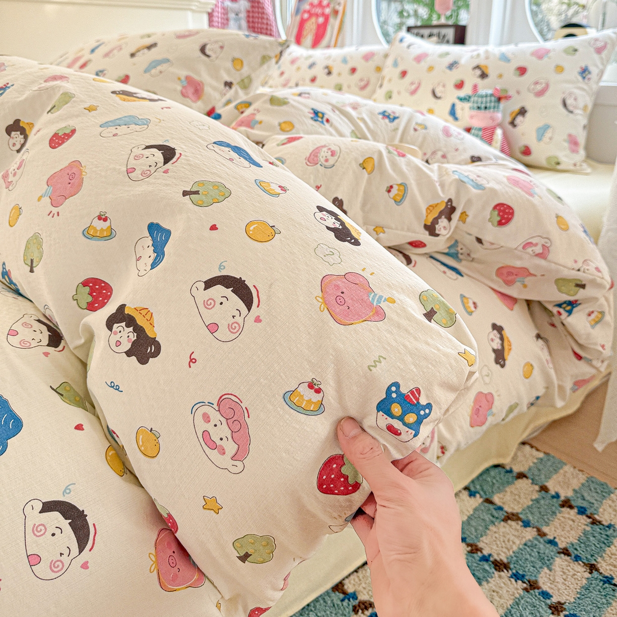 91家纺网 家纺一手货源 找家纺 朵朵家纺 2026新款云感木棉皱皱纱双层纱印花四件套 小新e族