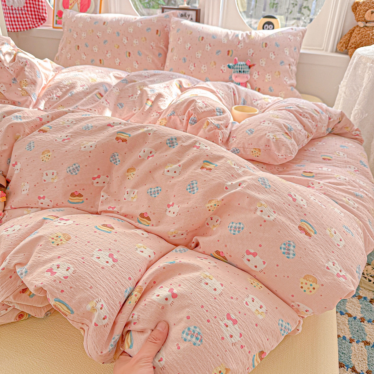 91家纺网 家纺一手货源 找家纺 朵朵家纺 2026新款云感木棉皱皱纱双层纱印花四件套 蛋糕喵