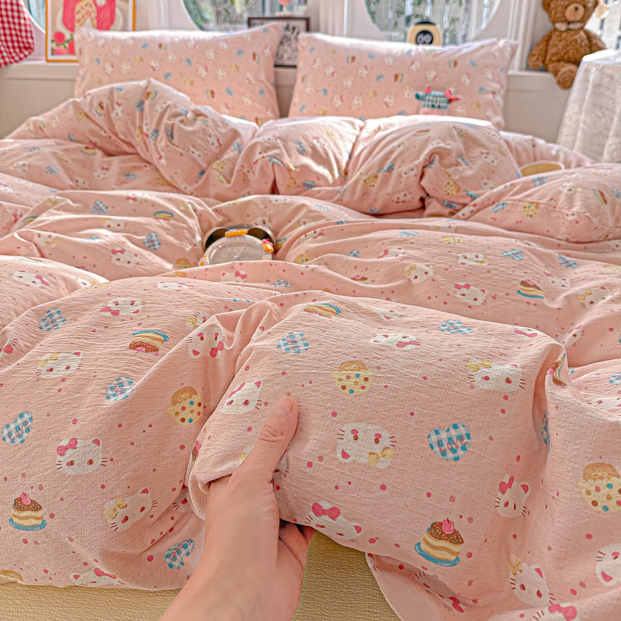 91家纺网 家纺一手货源 找家纺 朵朵家纺 2026新款云感木棉皱皱纱双层纱印花四件套 蛋糕喵