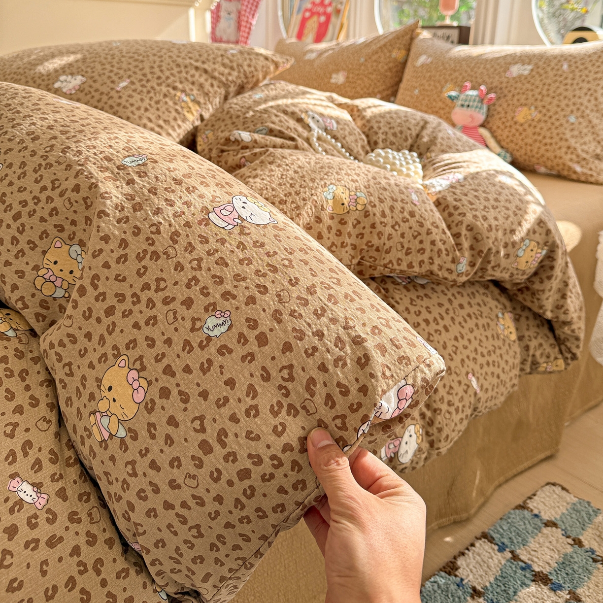 91家纺网 家纺一手货源 找家纺 朵朵家纺 2026新款云感木棉皱皱纱双层纱印花四件套 豹纹KT