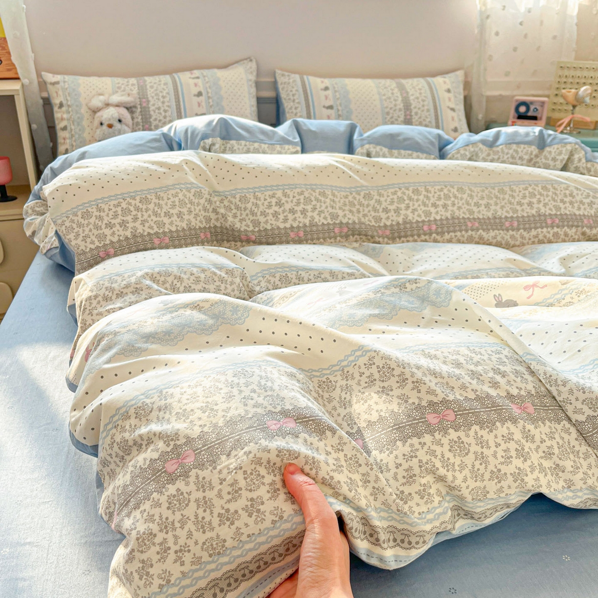 91家纺网 家纺一手货源 找家纺 麦伦家居 2026春夏新品13372全棉卡通小清新四件套 蕾丝小兔