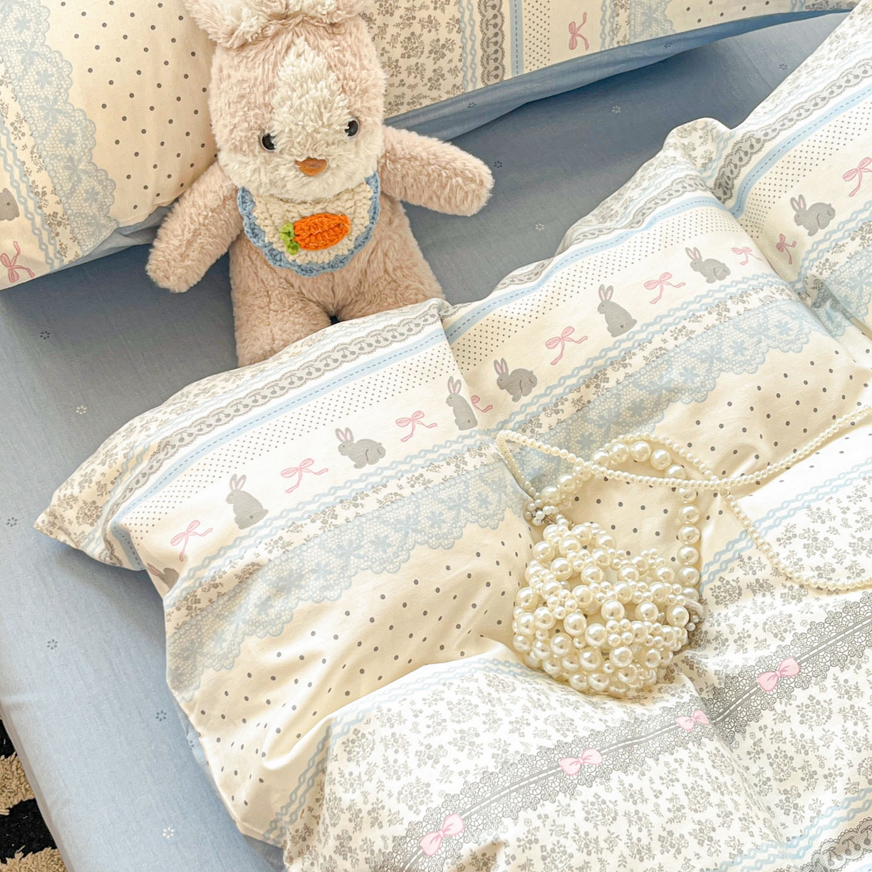 91家纺网 家纺一手货源 找家纺 麦伦家居 2026春夏新品13372全棉卡通小清新四件套 蕾丝小兔