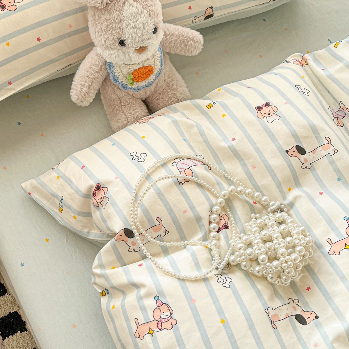 91家纺网 家纺一手货源 找家纺 麦伦家居 2026春夏新品13372全棉卡通小清新四件套 线条汪汪