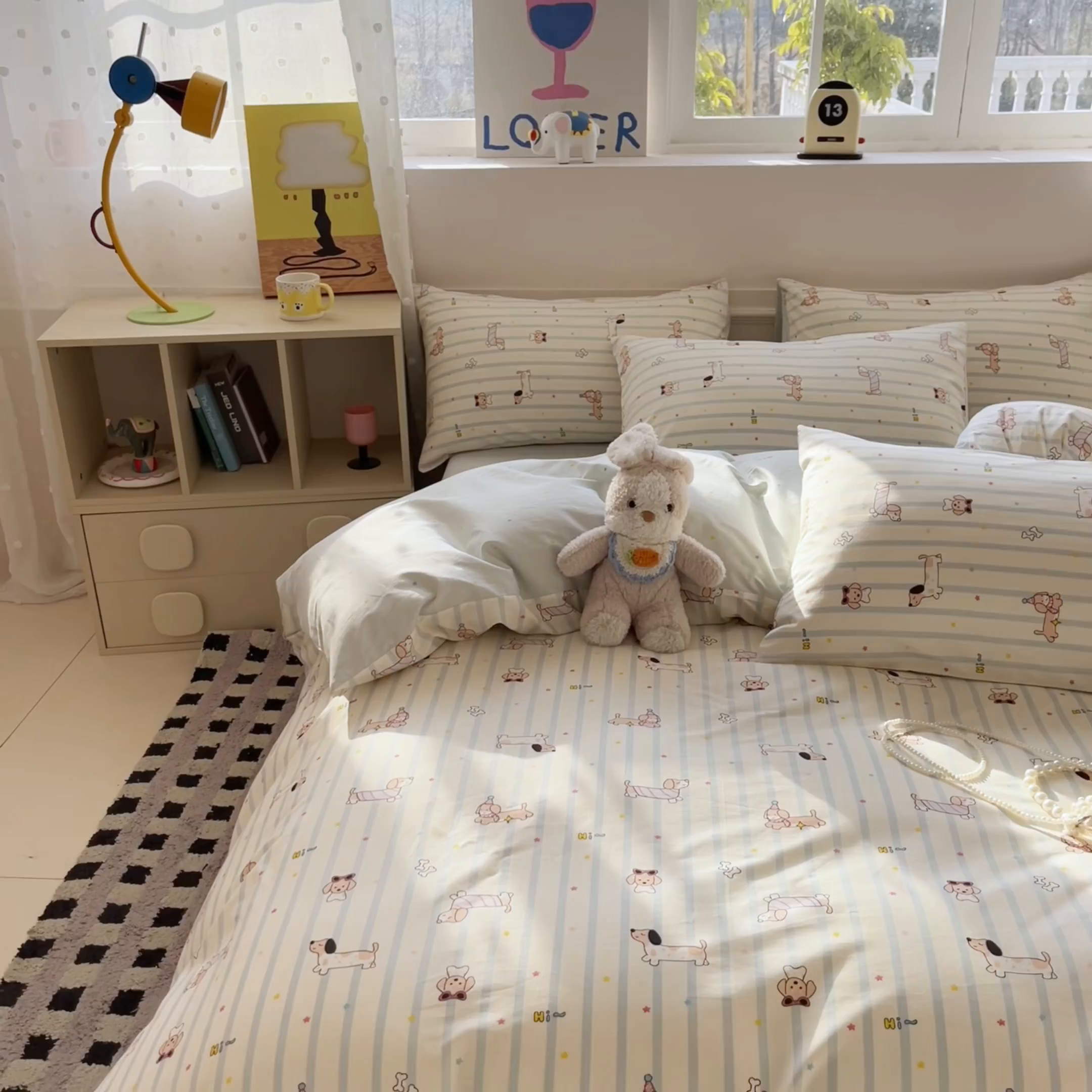 91家纺网 家纺一手货源 找家纺 麦伦家居 2026春夏新品13372全棉卡通小清新四件套 线条汪汪