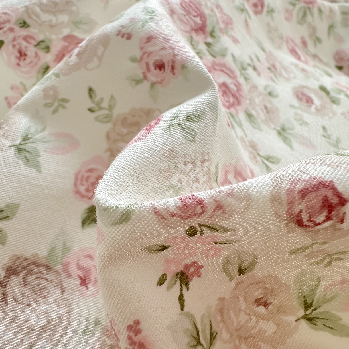 91家纺网 家纺一手货源 找家纺 麦伦家居 2026春夏新品13372全棉卡通小清新四件套 小玫瑰紫