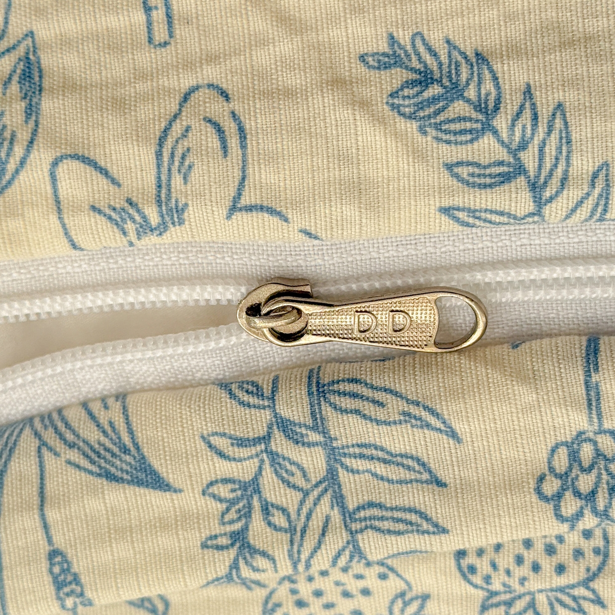 91家纺网 家纺一手货源 找家纺 朵朵家纺 2026新款云感木棉皱皱纱双层纱印花四件套 森林密语