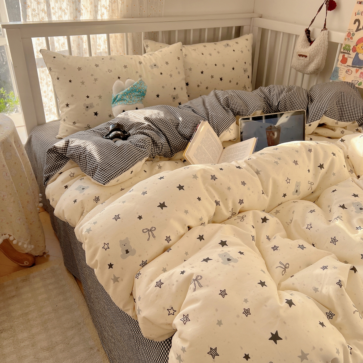 91家纺网 家纺一手货源 找家纺 桃喜 2026春夏新品全棉卡通学生三件套四件套 黑白星星熊